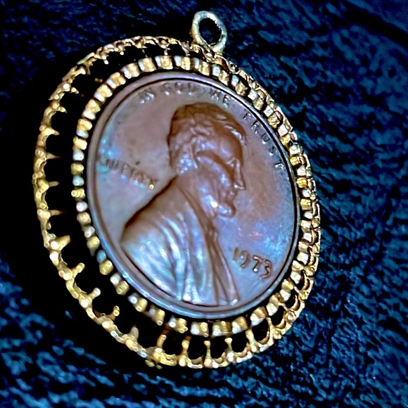 Vintage 1973 Lucky Penny Charm w/ Mirrored Back & No Mint Mark - Picture 2 of 6